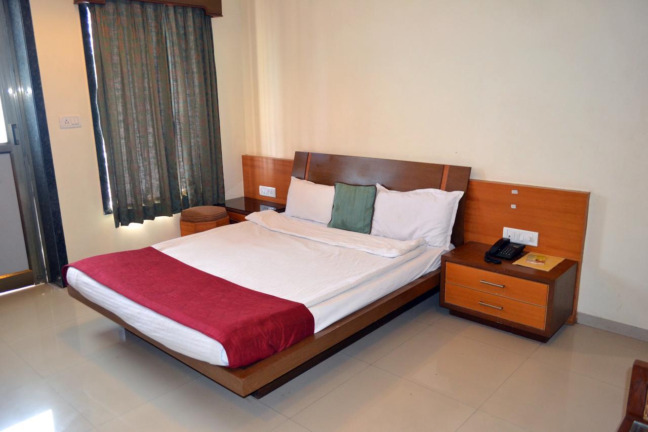 Jaffer Bhai'S Brickland Hotel Panchgani Esterno foto